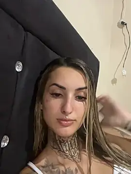 Snapshot of hotskinny1 chatting on 15, 2, 2025 hotskinny1 online show from 15, 2, 2025