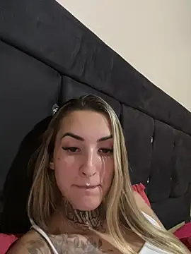 Snapshot of hotskinny1 chatting on 22, 2, 2025 hotskinny1 online show from 22, 2, 2025