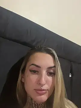 Snapshot of hotskinny1 chatting on 27, 2, 2025 hotskinny1 online show from 27, 2, 2025