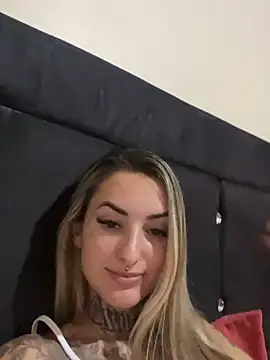 Snapshot of hotskinny1 chatting on 1, 3, 2025 hotskinny1 online show from 1, 3, 2025