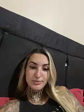 Snapshot of hotskinny1 chatting on 5, 3, 2025 hotskinny1 online show from 5, 3, 2025