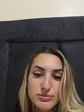 Snapshot of hotskinny1 chatting on 5, 3, 2025 hotskinny1 online show from 5, 3, 2025