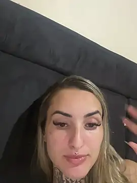 Snapshot of hotskinny1 chatting on 8, 3, 2025 hotskinny1 online show from 8, 3, 2025