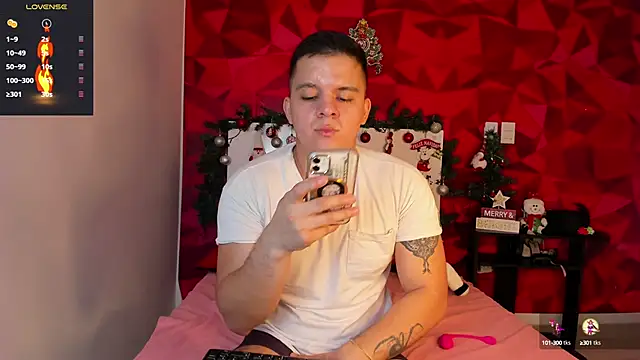 Snapshot of angel_foz chatting on 3, 12, 2024 angel foz online show from 3, 12, 2024