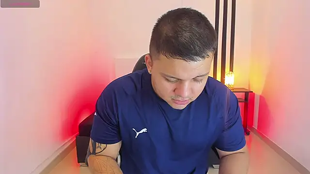 Snapshot of angel_foz chatting on 4, 12, 2025 angel foz online show from 4, 12, 2025