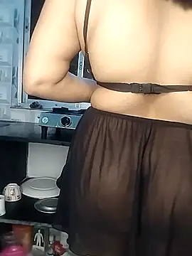 Hottyalia online show from 22, 2, 2025