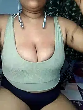 Hottyalia online show from 23, 2, 2025