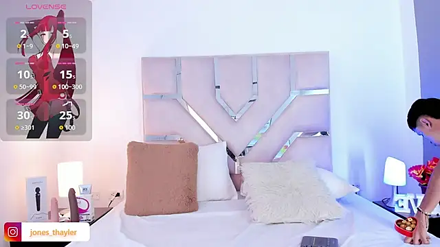 Thayler jones online show from 4, 12, 2025