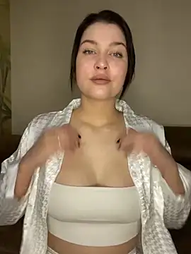 KikiWatson online show from 7, 12, 2024
