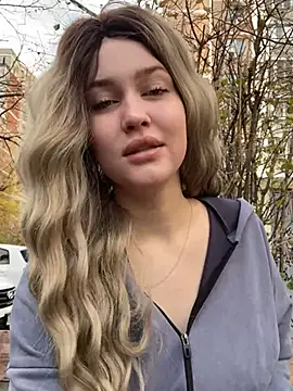 KikiWatson online show from 12, 12, 2024