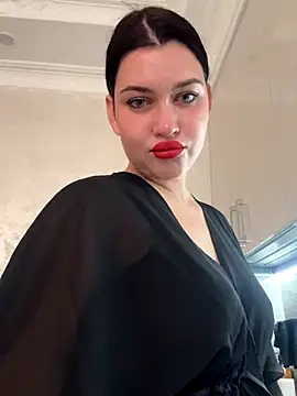 KikiWatson online show from 28, 11, 2025