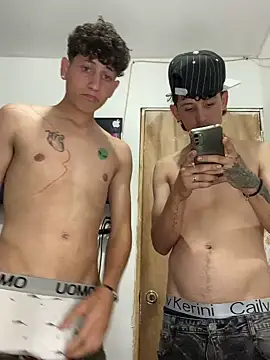 Snapshot of LatinBoysxxx chatting on 21, 1, 2025 LatinBoysxxx online show from 21, 1, 2025