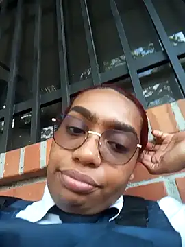 Snapshot of Cinnamon-Skin chatting on 2, 1, 2025 Cinnamon-Skin online show from 2, 1, 2025