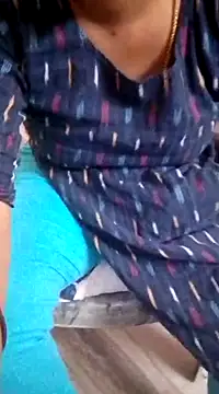 Snapshot of sneha_telugu_girl chatting on 24, 2, 2025 sneha telugu girl online show from 24, 2, 2025