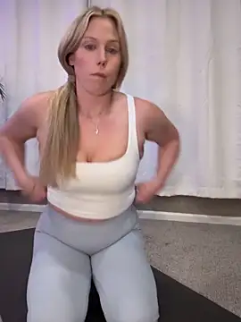 MmadiMonroe online show from 2, 2, 2026