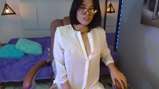 Snapshot of AlessiaVal_ chatting on 13, 2, 2025 AlessiaVal online show from 13, 2, 2025