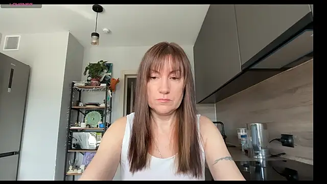 Snapshot of jainesummer chatting on 5, 5, 2026 jainesummer online show from 5, 5, 2026