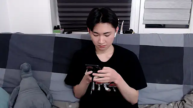 Miram Yu online show from 12, 1, 2025