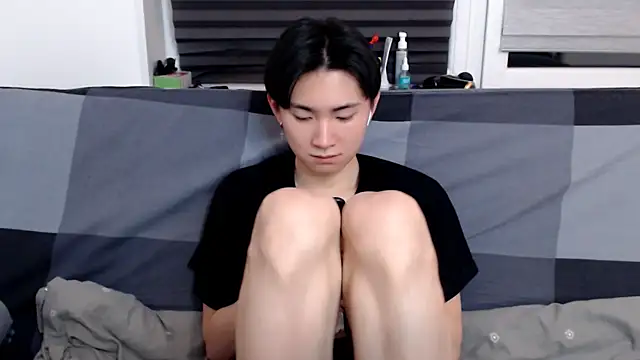 Miram Yu online show from 30, 1, 2025