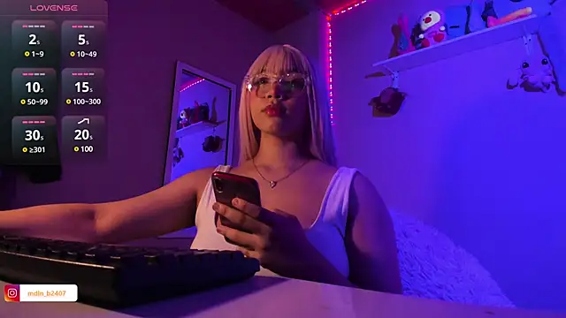 MadelineBenet online show from 15, 1, 2025