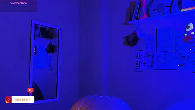 MadelineBenet online show from 12, 3, 2025