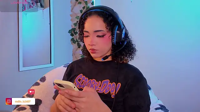 MadelineBenet online show from 13, 9, 2025