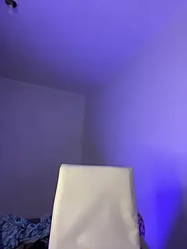 MadelineBenet online show from 5, 2, 2026