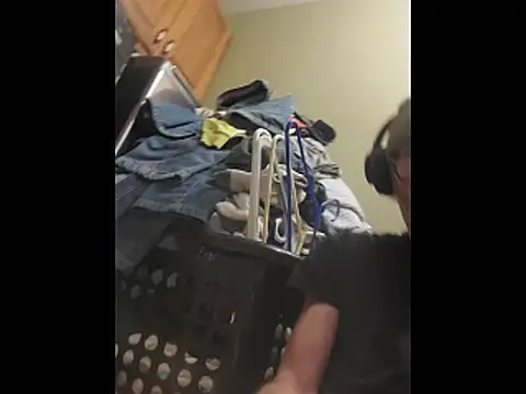 Snapshot of Undercover_Pornstar chatting on 24, 11, 2025 Undercover Pornstar online show from 24, 11, 2025