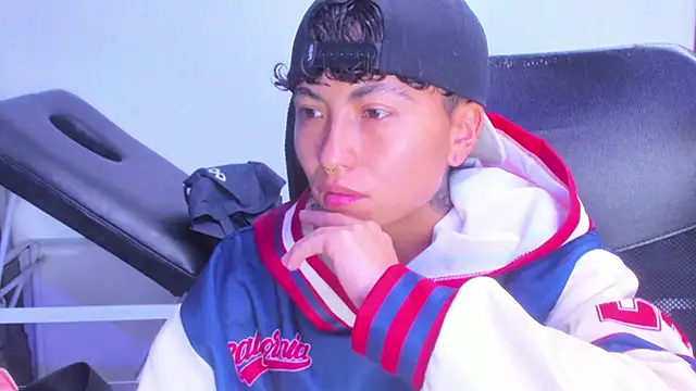 Im Mathias online show from 3, 2, 2026