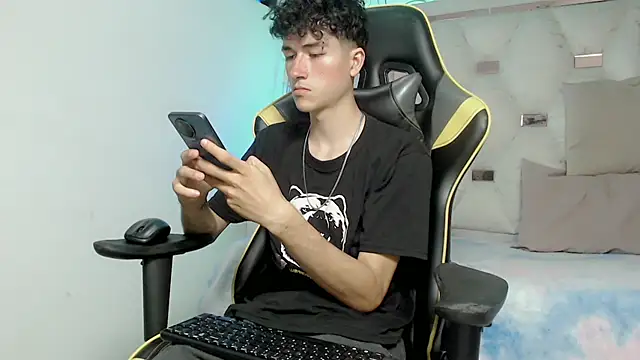 johnny cagee online show from 13, 11, 2025