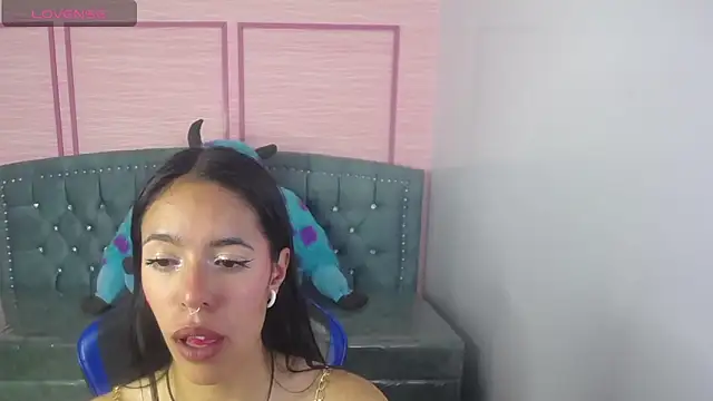 stephania t online show from 25, 2, 2025