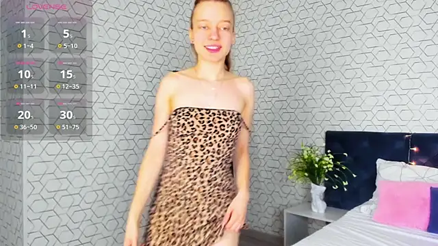 Snapshot of Michelle_Blond chatting on 4, 1, 2025 Michelle Blond online show from 4, 1, 2025