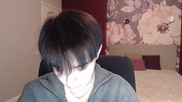 EmiliaYours online show from 17, 12, 2024