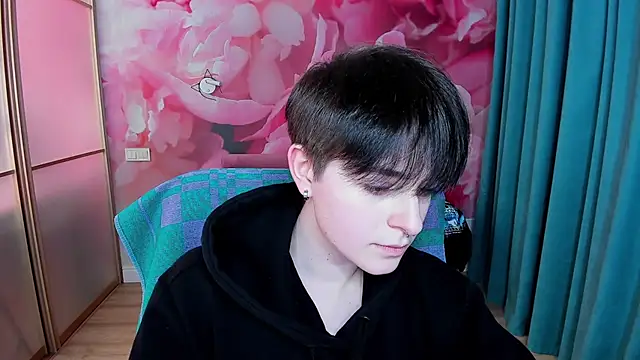 EmiliaYours online show from 31, 1, 2025