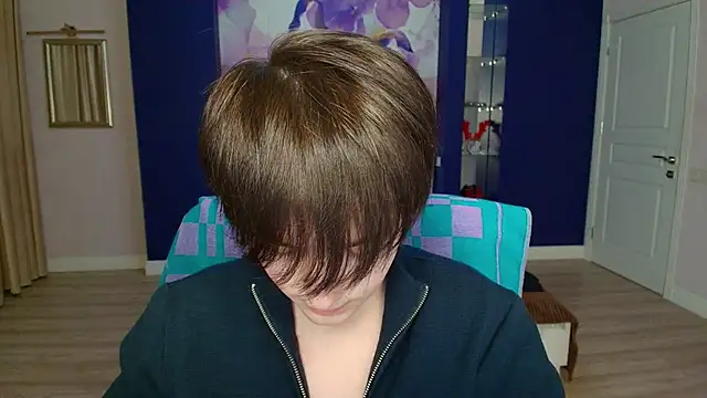 EmiliaYours online show from 4, 2, 2025