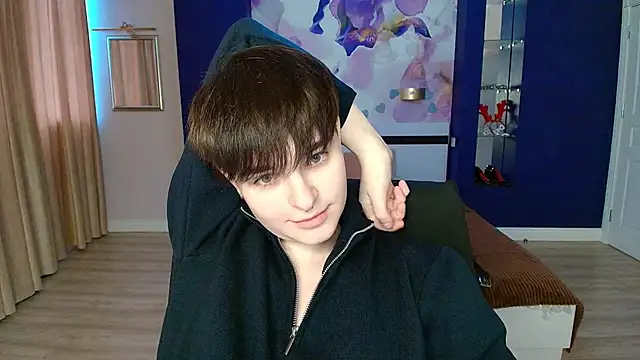 EmiliaYours online show from 2, 3, 2025