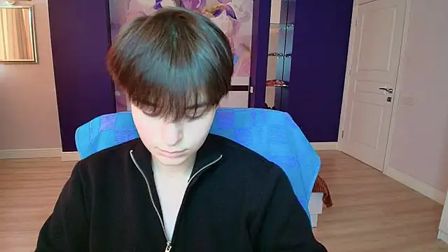 EmiliaYours online show from 21, 3, 2025