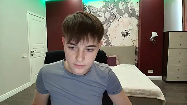 EmiliaYours online show from 24, 9, 2025