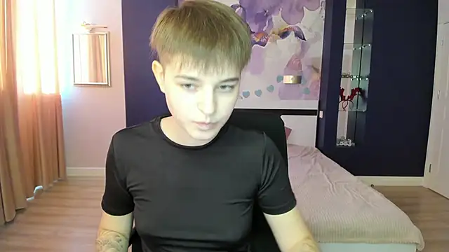 EmiliaYours online show from 28, 9, 2025