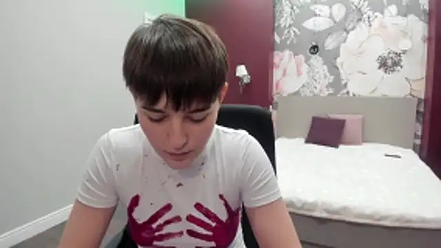 EmiliaYours online show from 4, 11, 2025