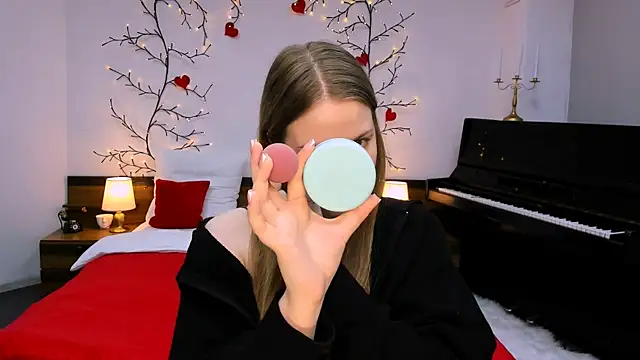 holy kitty online show from 5, 3, 2025