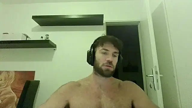 Snapshot of alpha-hunk chatting on 5, 10, 2025 alpha-hunk online show from 5, 10, 2025
