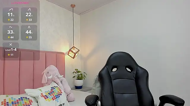 Snapshot of MAYROBERTSS chatting on 17, 2, 2025 MAYROBERTSS online show from 17, 2, 2025