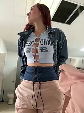 Snapshot of ariiel_ chatting on 11, 10, 2025 ariiel online show from 11, 10, 2025