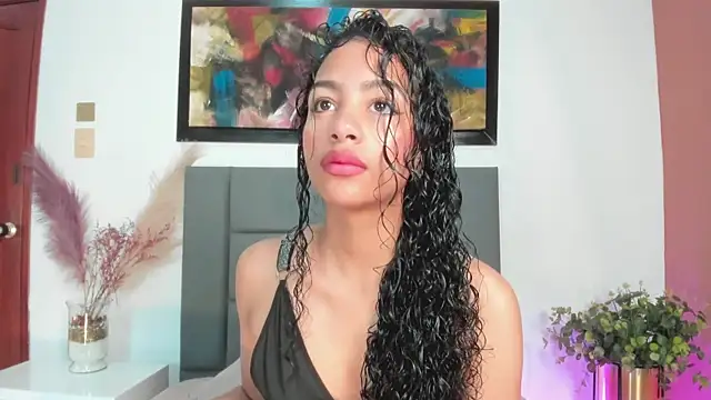 AntonellaHall  online show from 5, 3, 2025