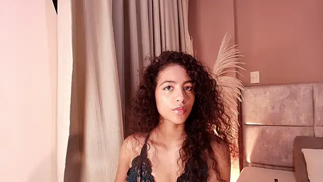 AntonellaHall  online show from 4, 3, 2026