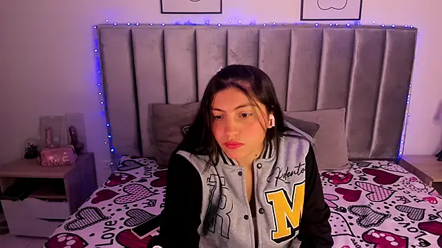 Emmy-Turnner online show from 3, 2, 2025