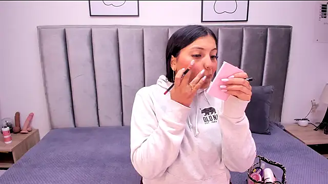 Emmy-Turnner online show from 6, 10, 2025