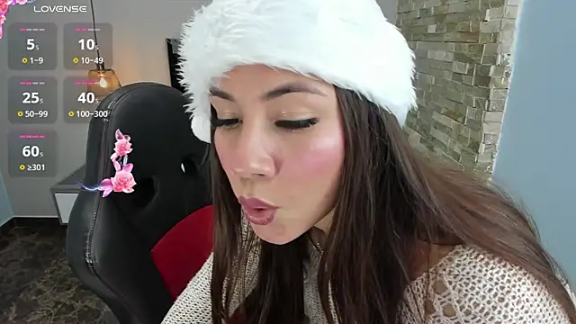 Snapshot of LIANEUMANN chatting on 18, 12, 2024 LIANEUMANN online show from 18, 12, 2024