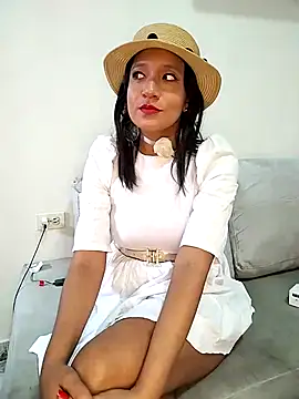 Snapshot of cami_victoria chatting on 7, 12, 2024 cami victoria online show from 7, 12, 2024